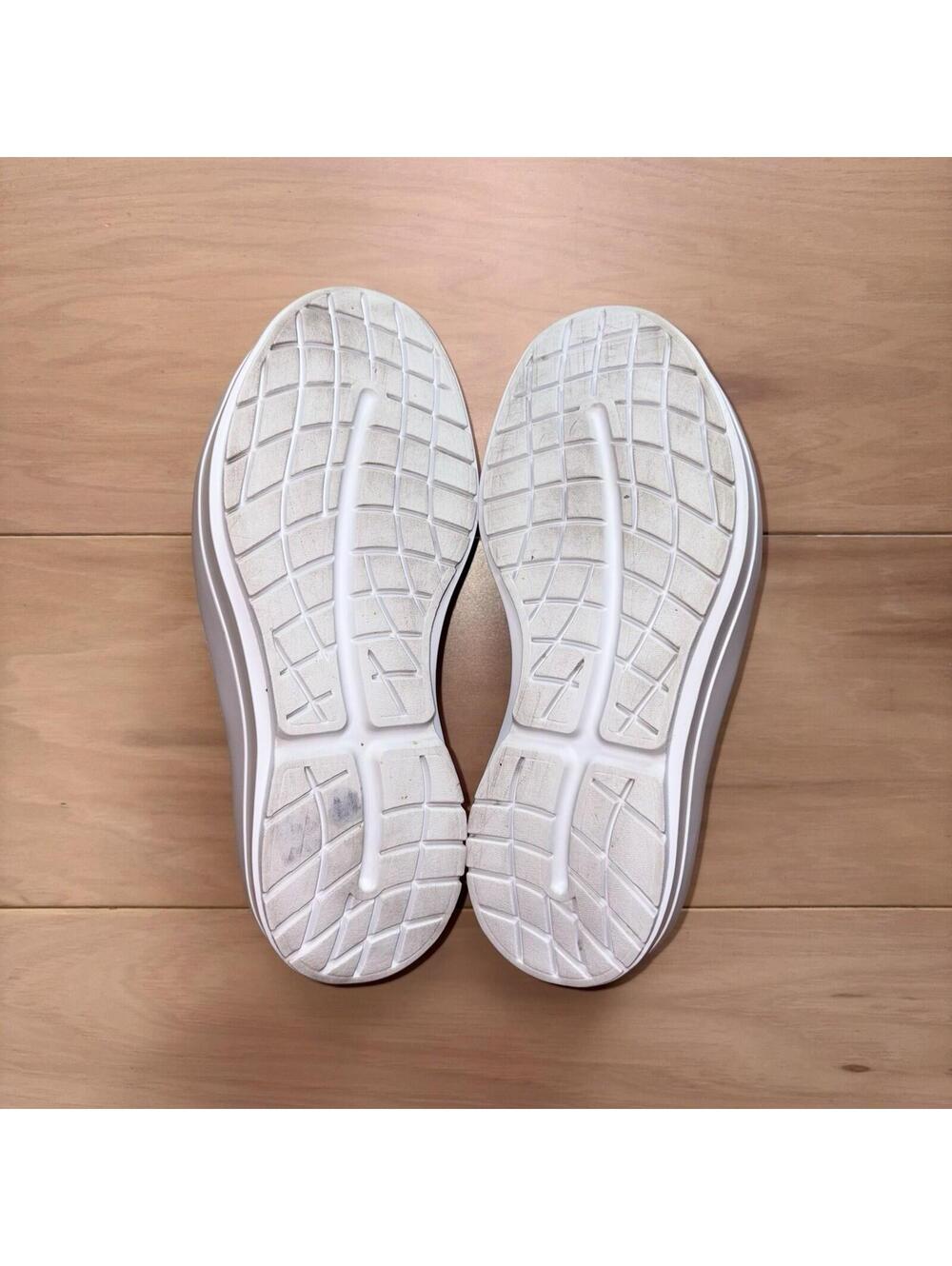 OOFOS OOmg EeZee Low Slip On Shoes Women’s 9.5 Taupe White Recovery - Picture 8 of 8